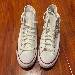 Converse men high top all star in size 7.5, 26cm
